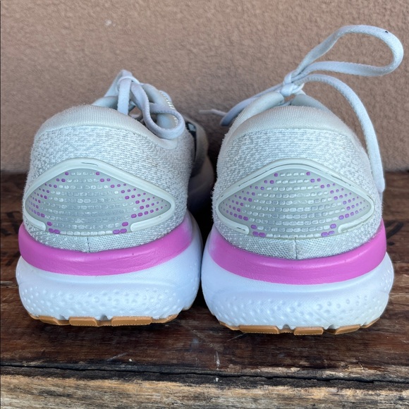 Brooks Women's Ghost 16 Athletic Shoes - Picture 3 of 10